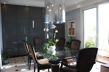 Le Baie Des Anges Apartment